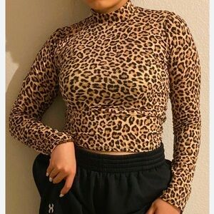 Hours cropped cheetah print top